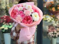 Букет Коралловый микс с розами 