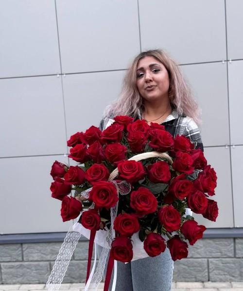 Корзина с розами 45 штук