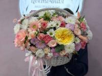 Дофаминовая корзина с розами